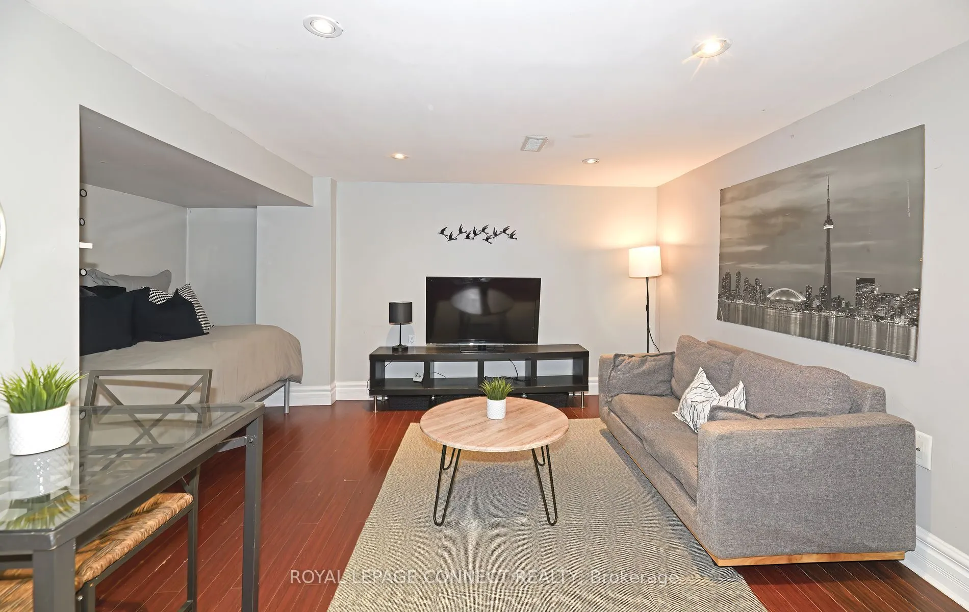 111 Chestnut Cres