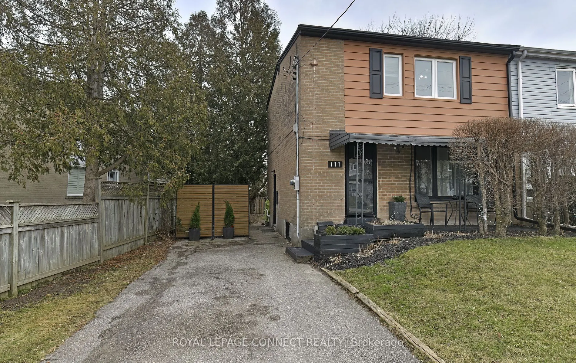 111 Chestnut Cres