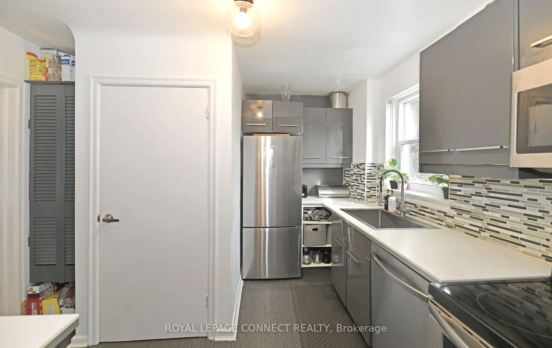 111 Chestnut Cres