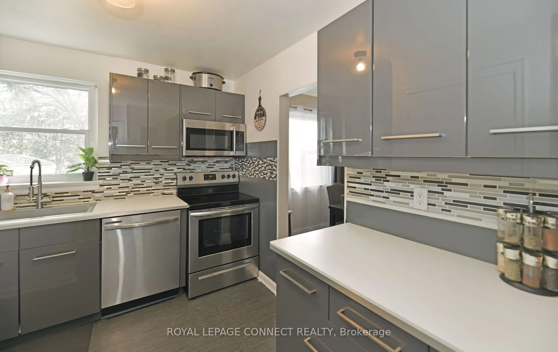 111 Chestnut Cres