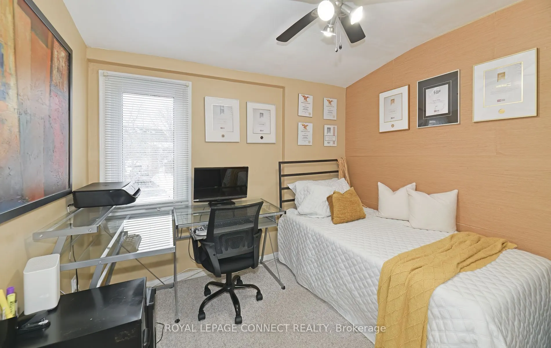 111 Chestnut Cres
