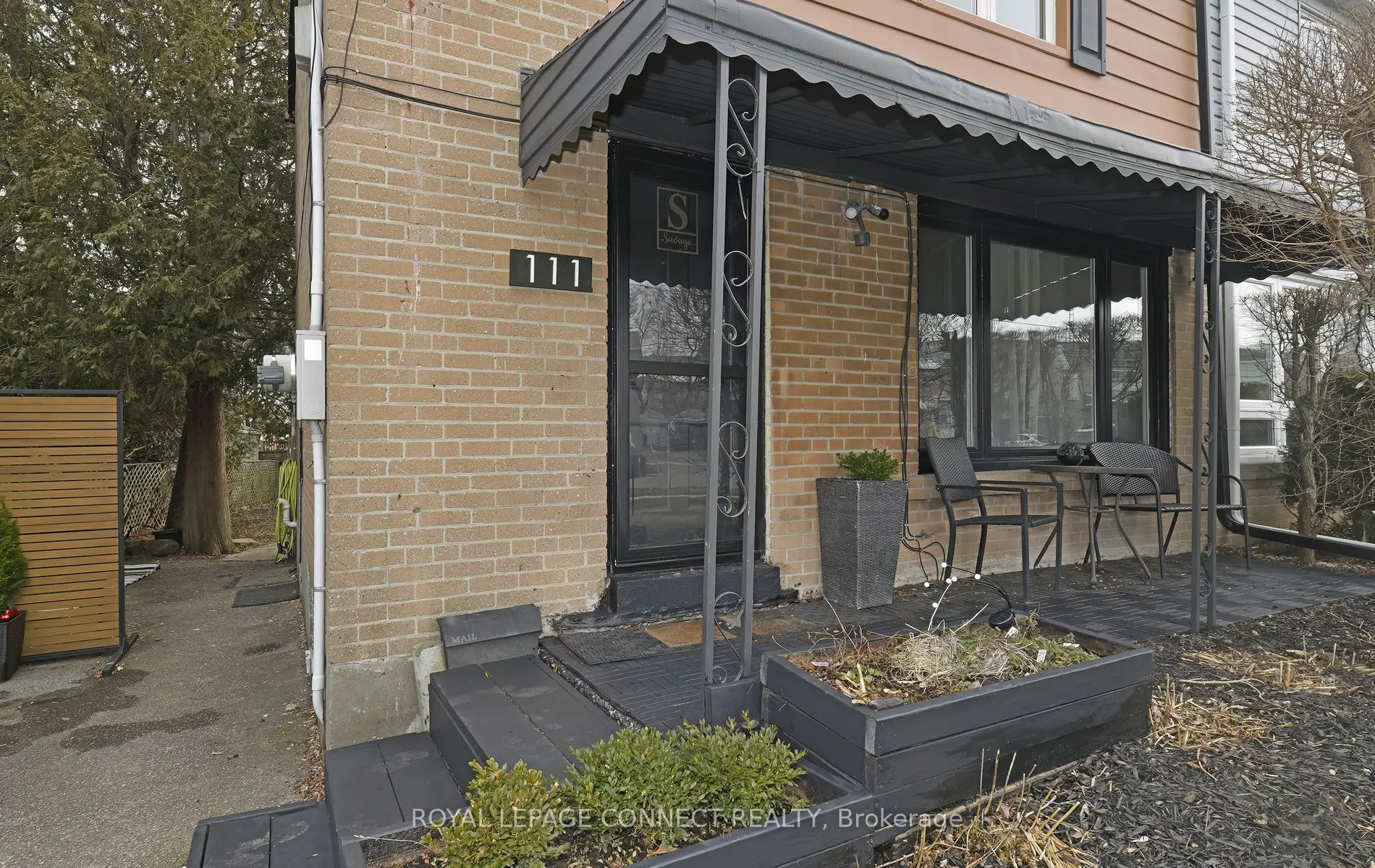 111 Chestnut Cres