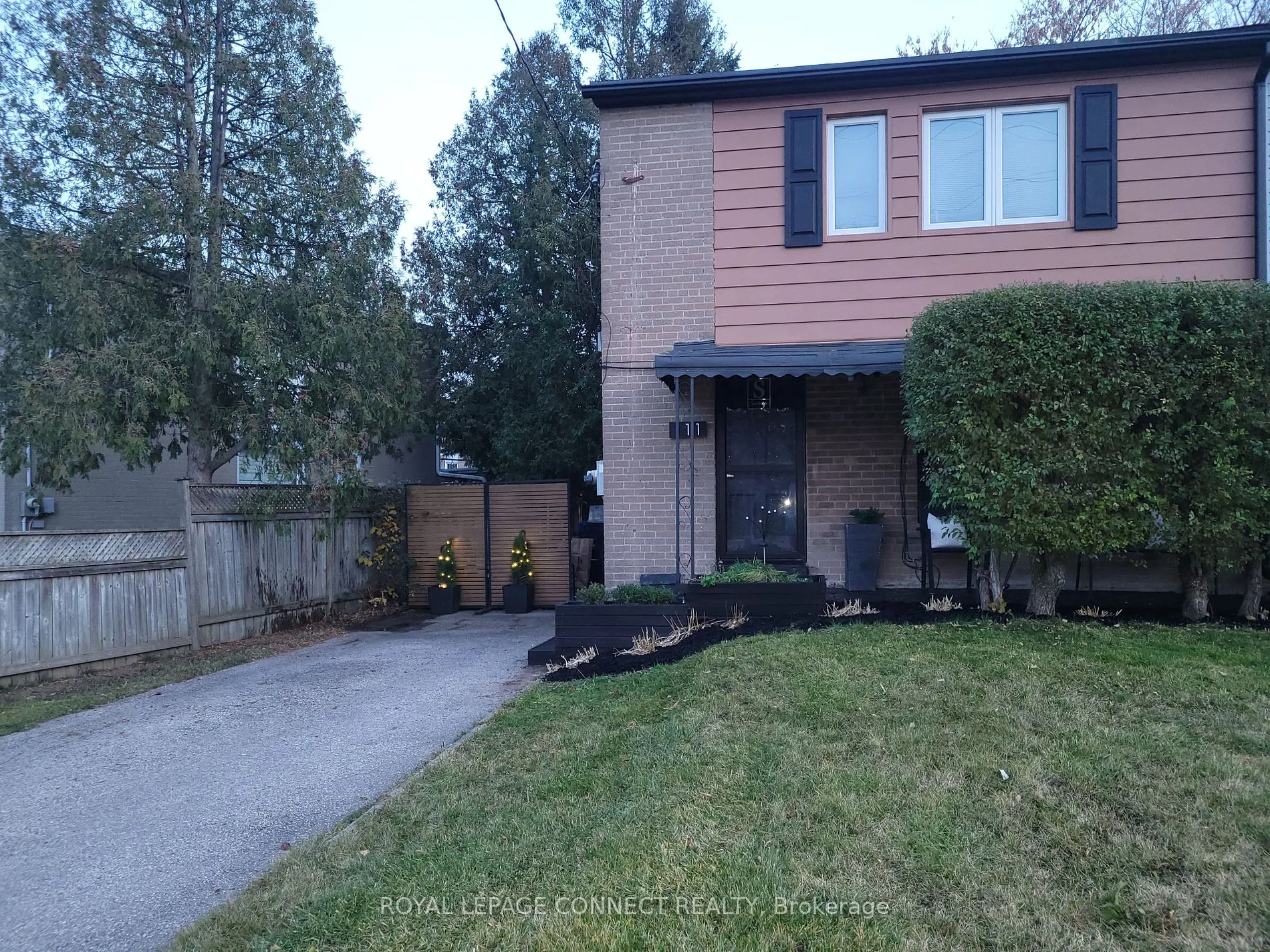 111 Chestnut Cres