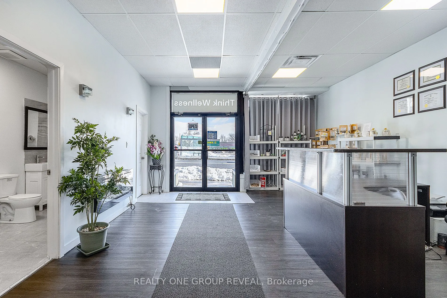 524 Simcoe Street S
