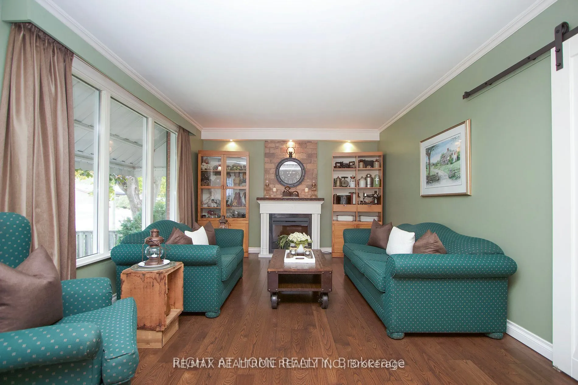 923 Bayview Ave, #Main Floor Only