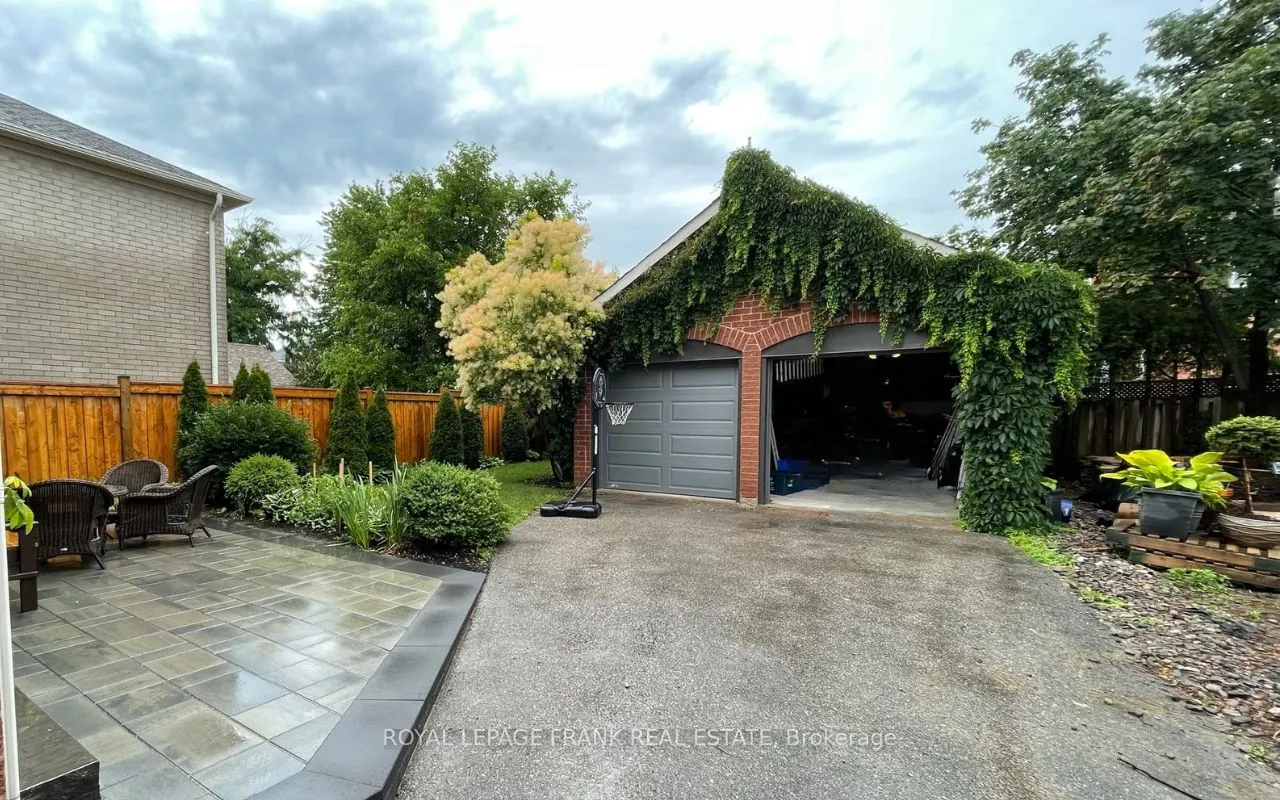 32 Blackfriar Ave