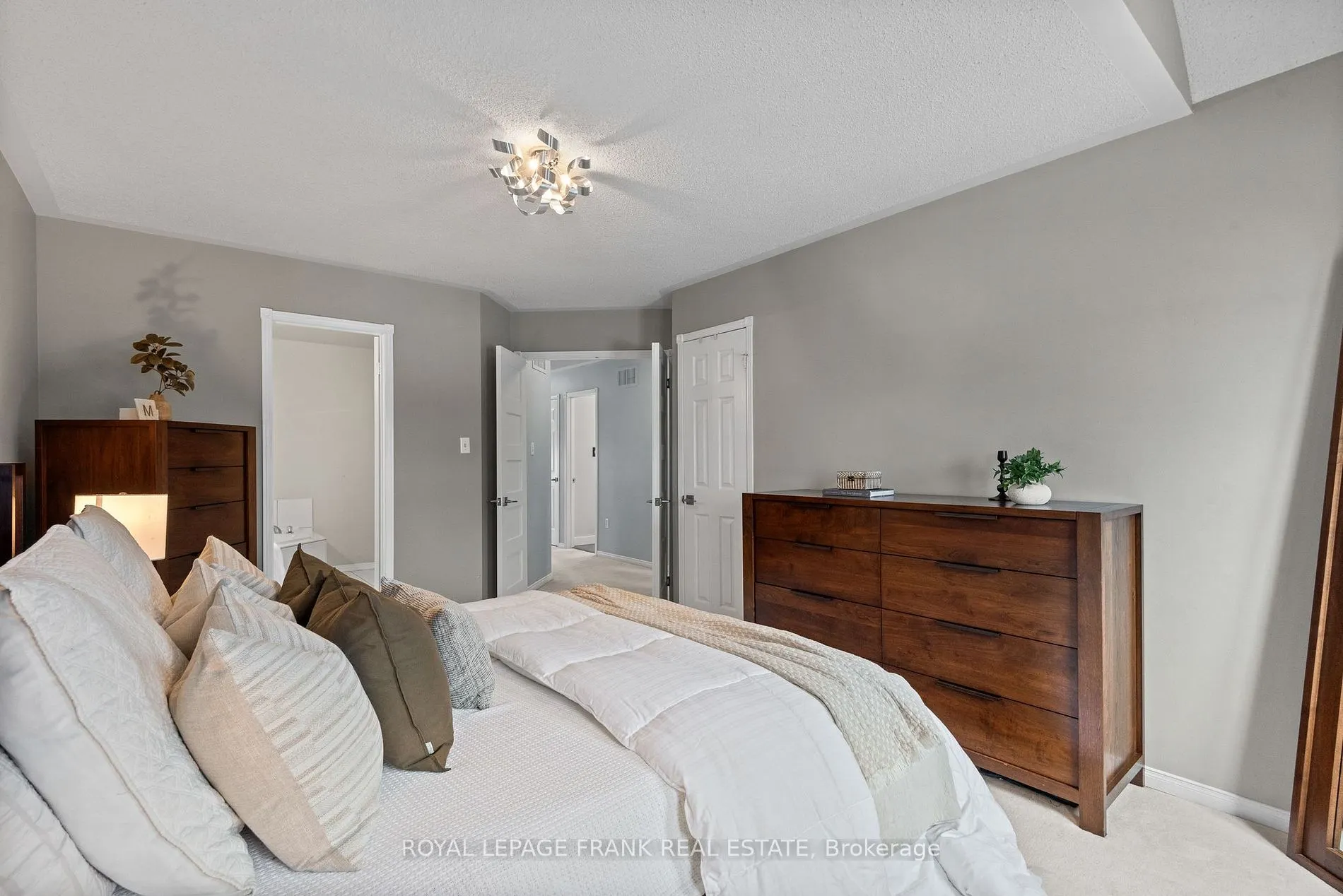 32 Blackfriar Ave