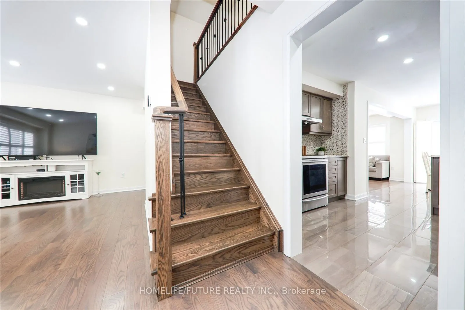 2412 Fall Harvest Cres