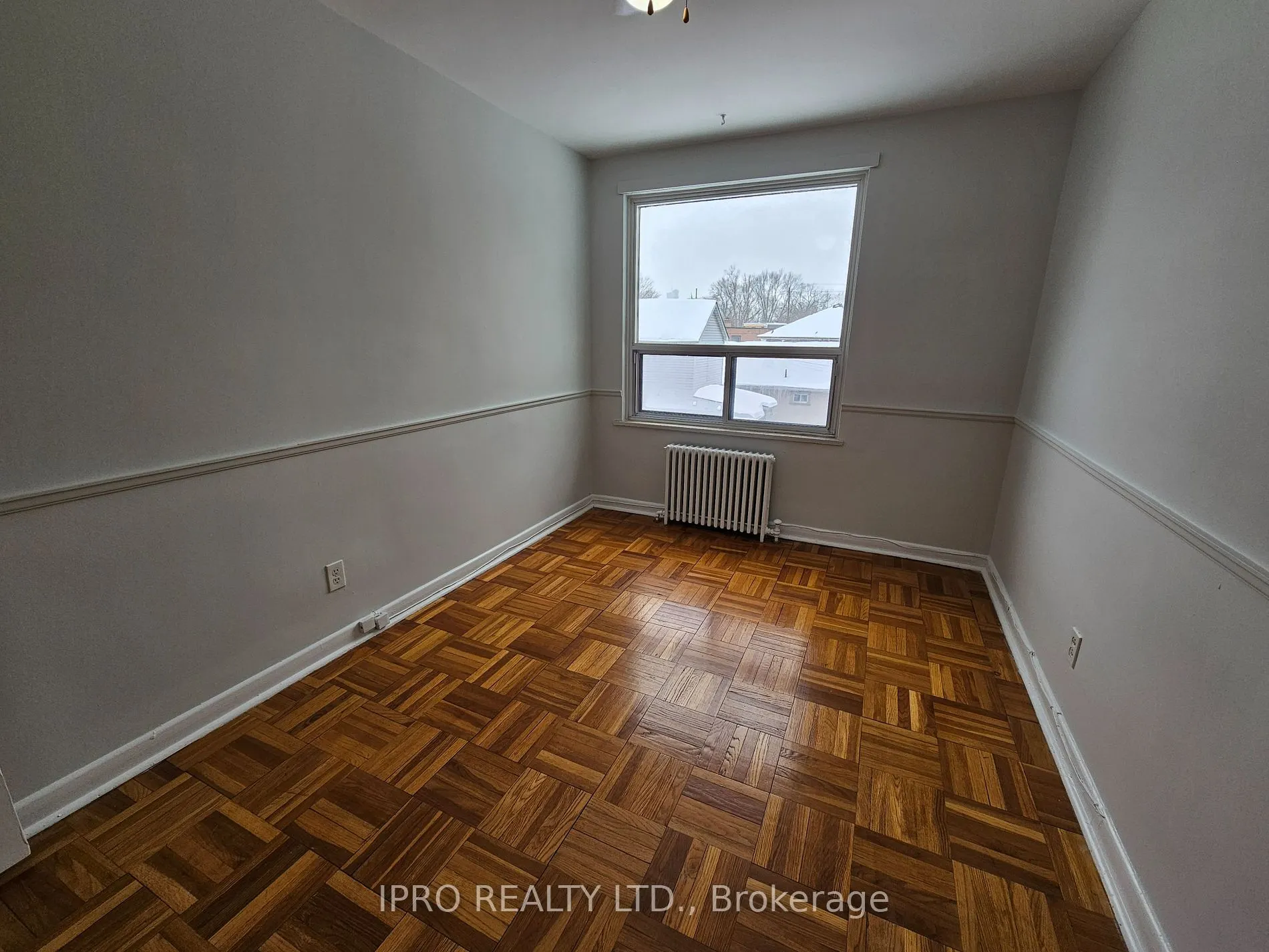 20 Cosburn Ave, #302
