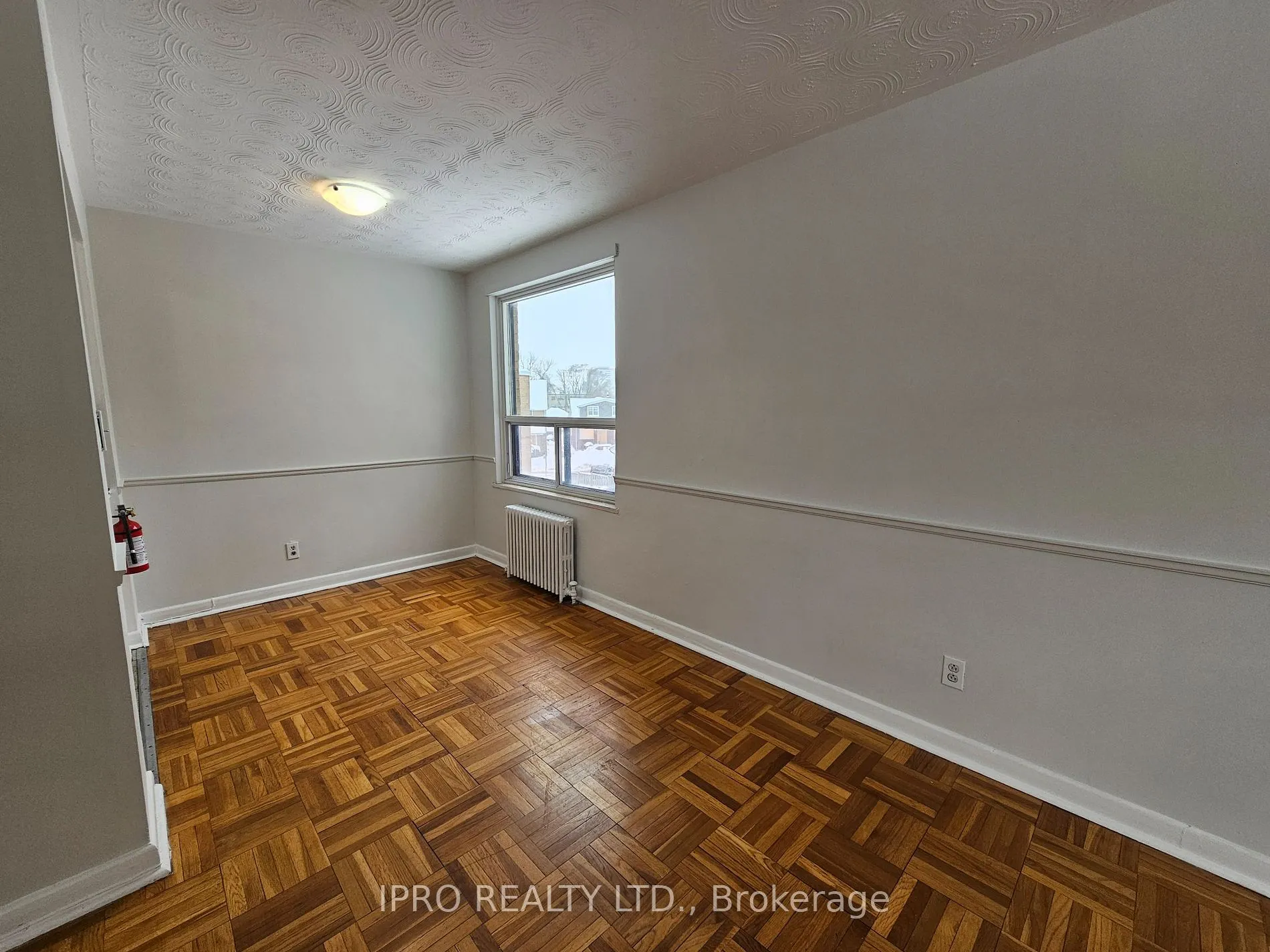 20 Cosburn Ave, #302