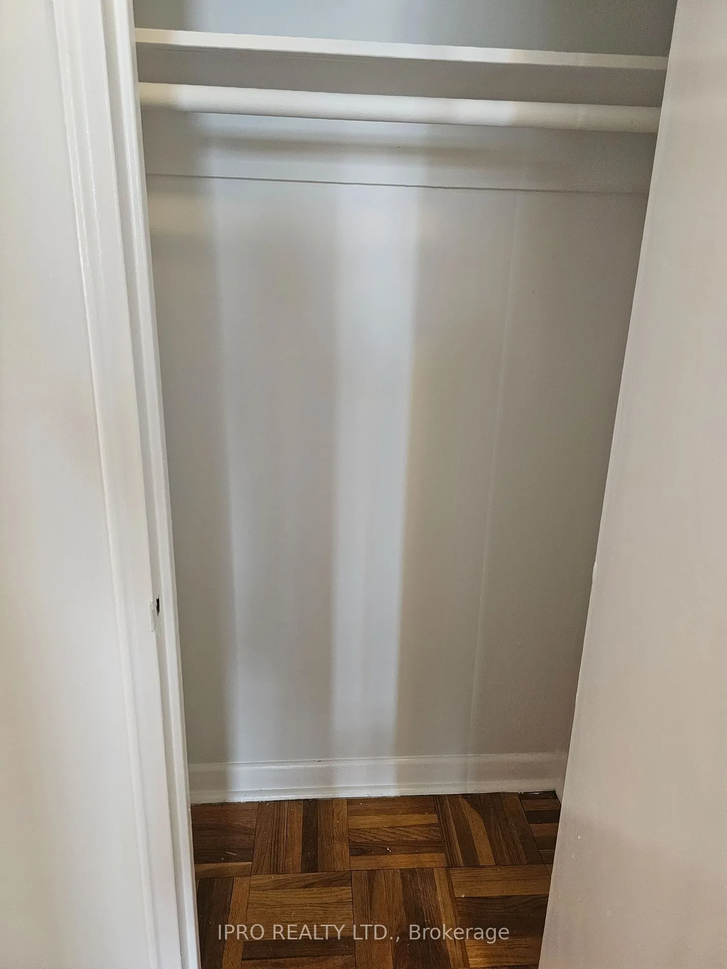 20 Cosburn Ave, #302
