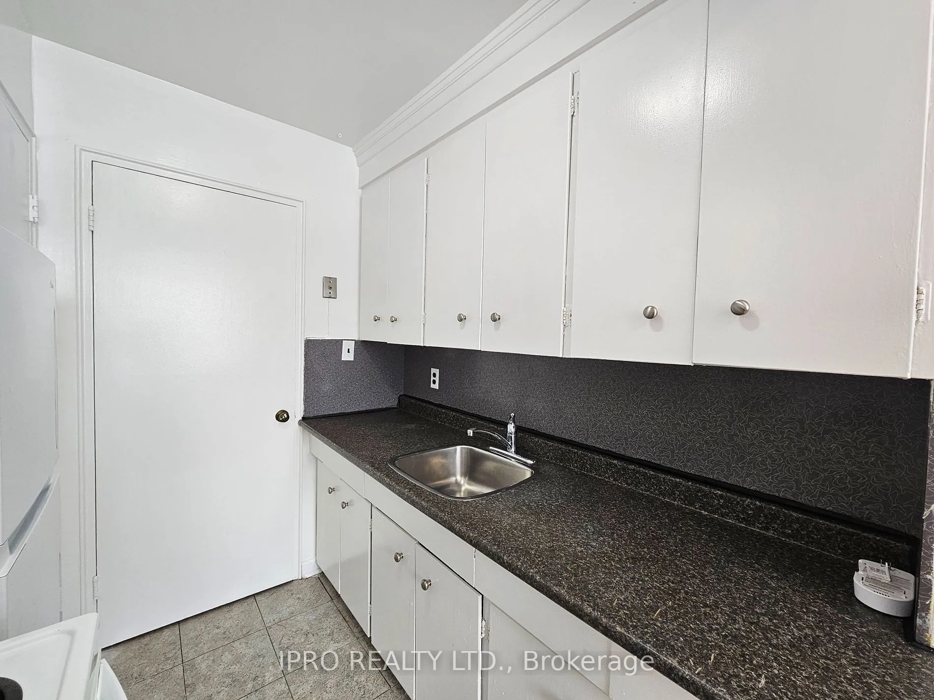 20 Cosburn Ave, #302
