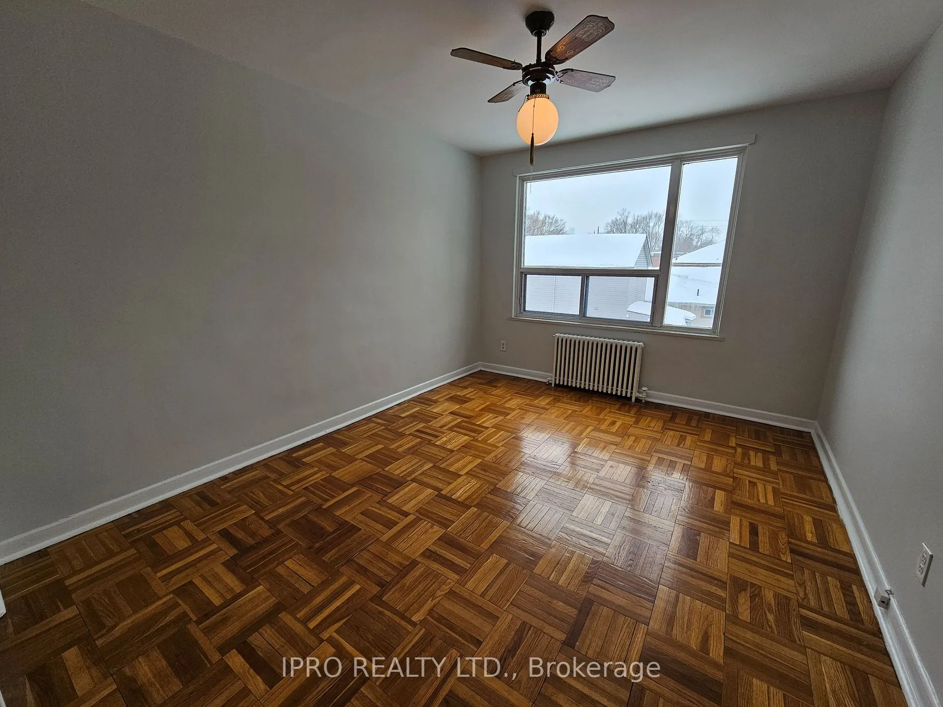 20 Cosburn Ave, #302