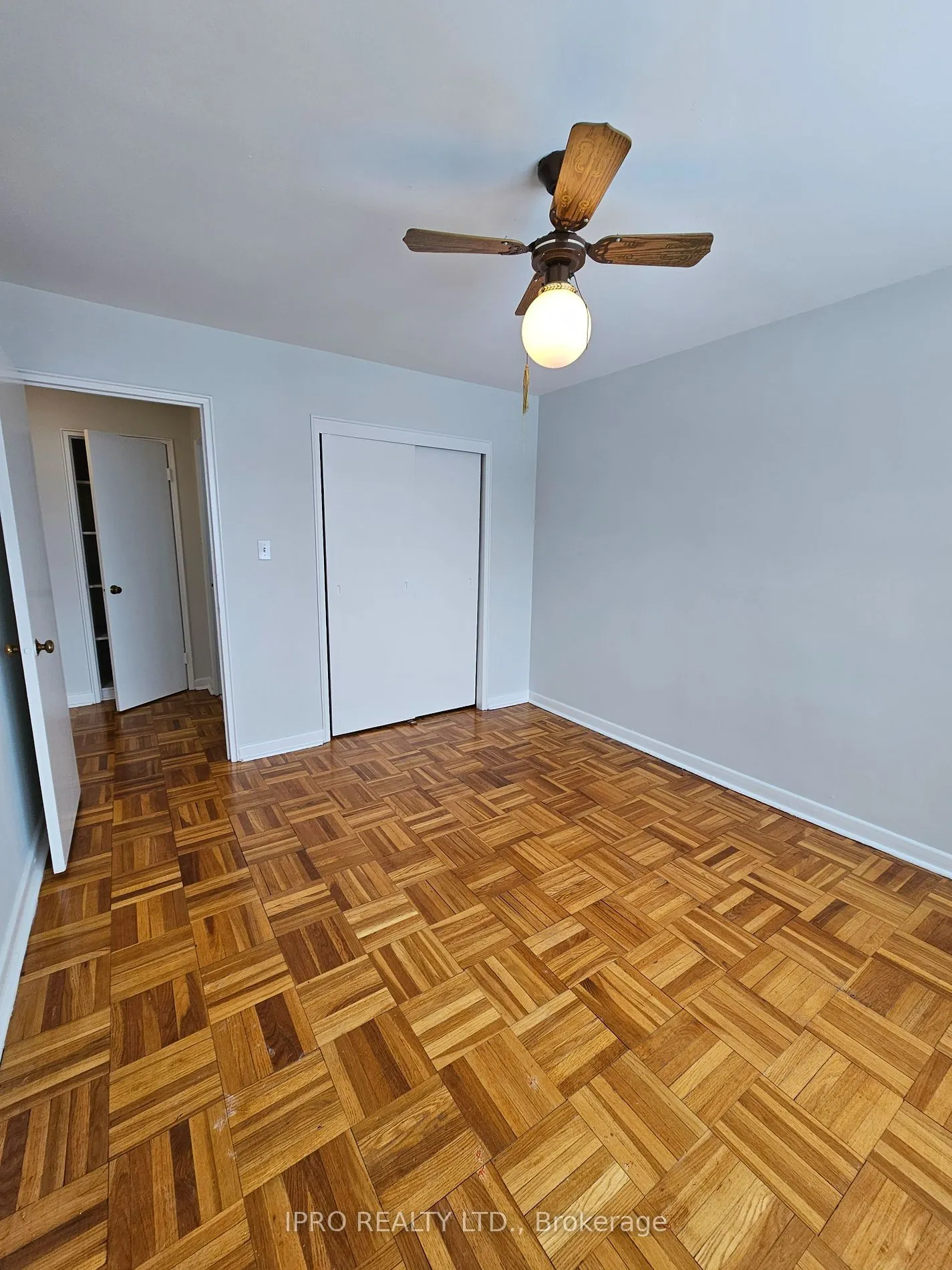 20 Cosburn Ave, #302