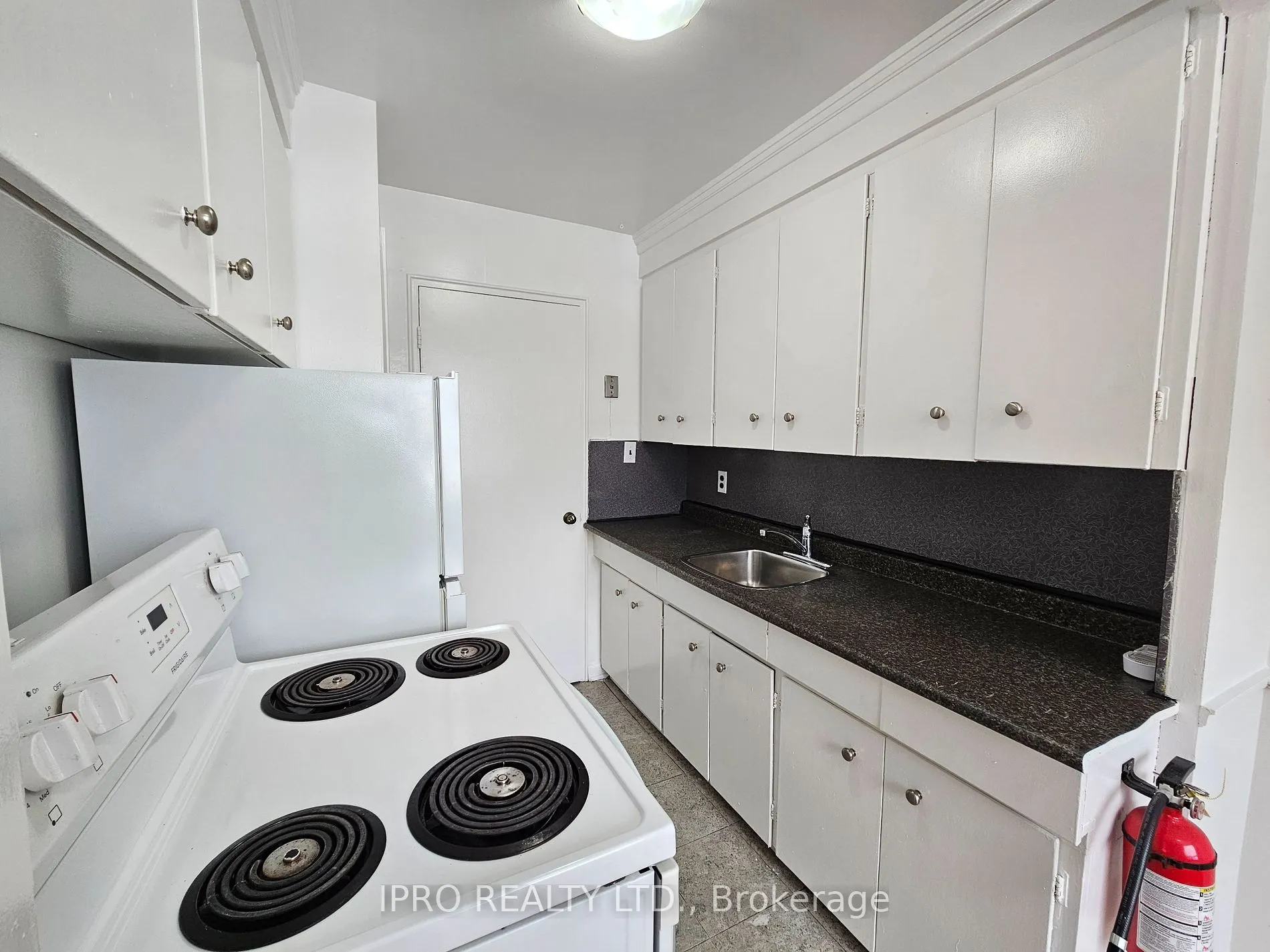 20 Cosburn Ave, #302