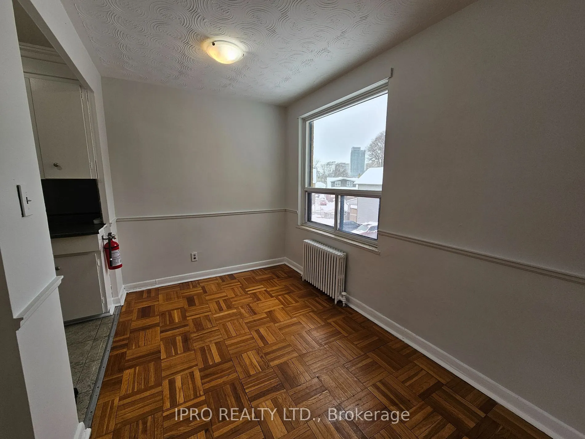 20 Cosburn Ave, #302