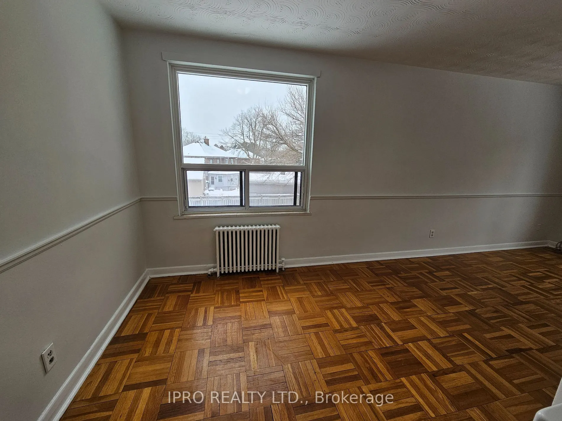 20 Cosburn Ave, #302