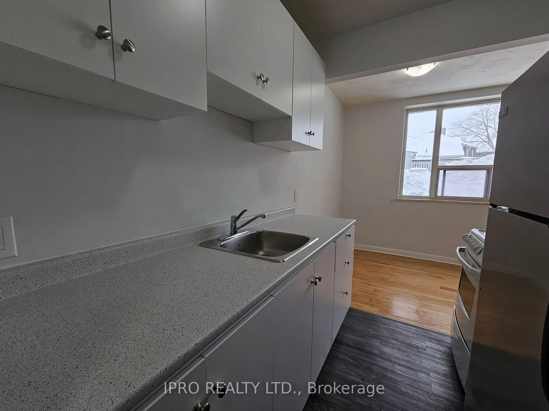 20 Cosburn Ave, #102