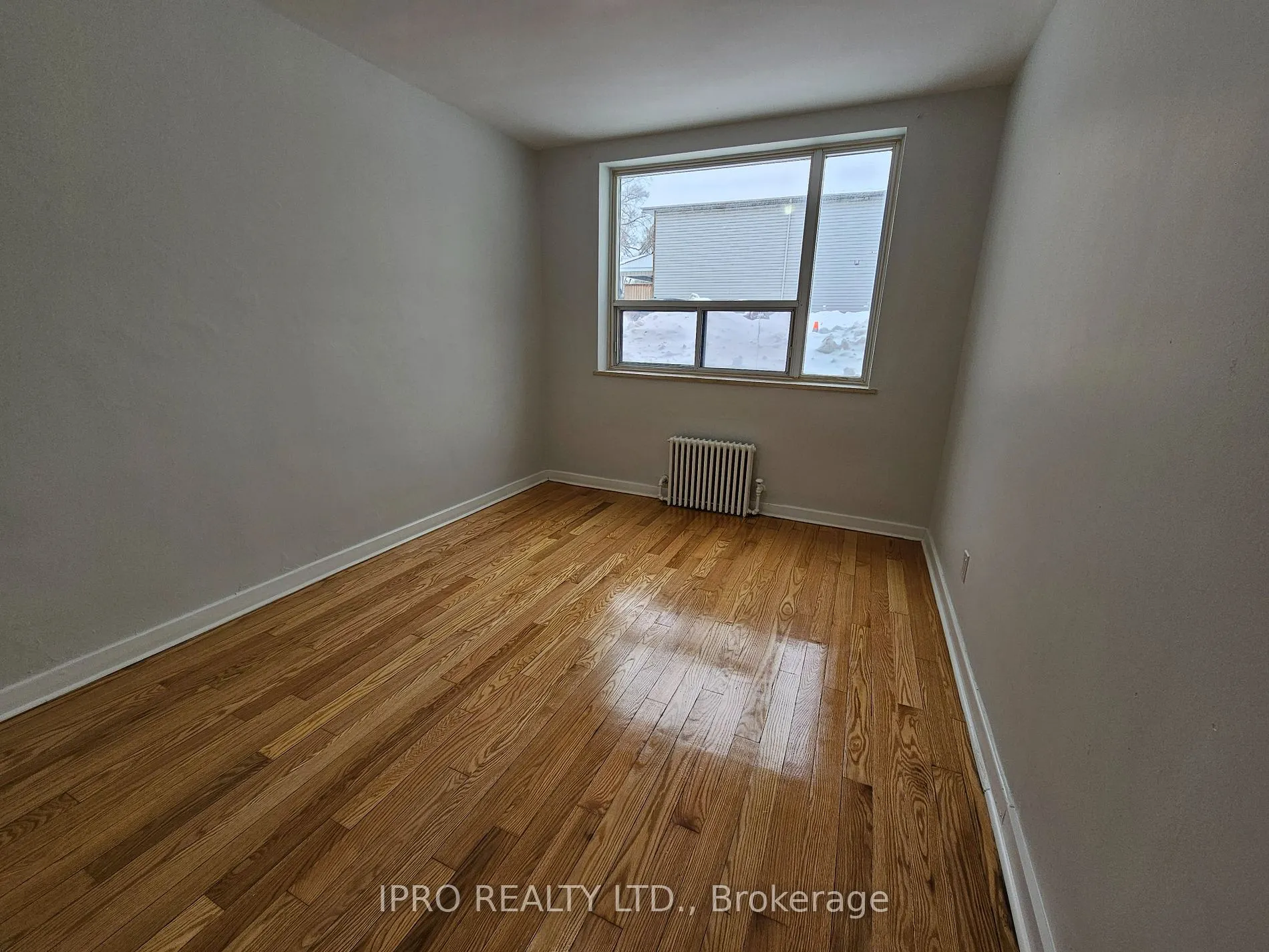 20 Cosburn Ave, #102