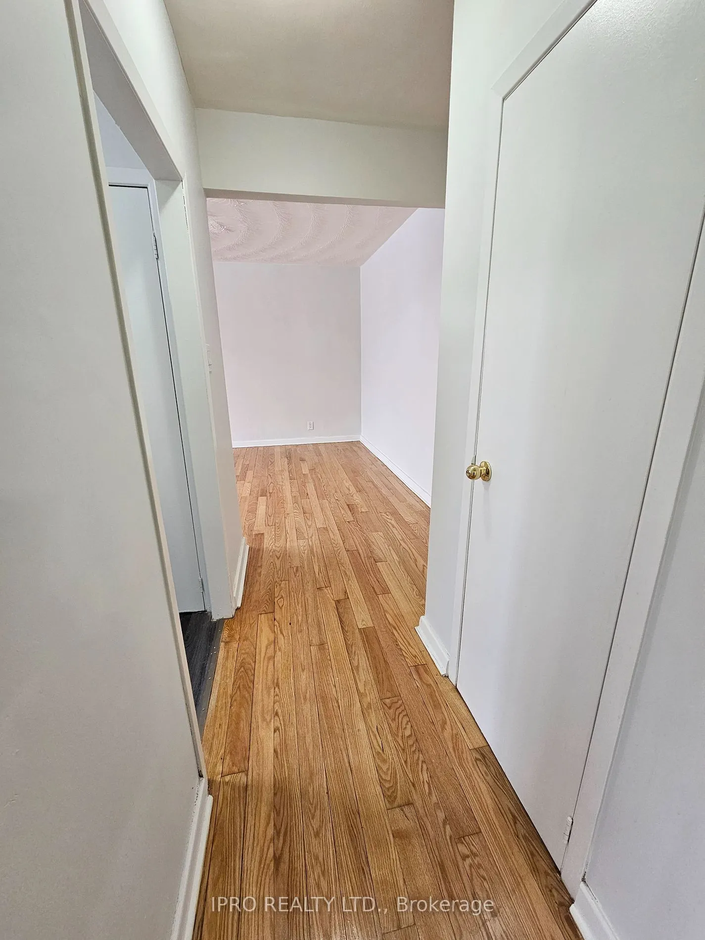 20 Cosburn Ave, #102