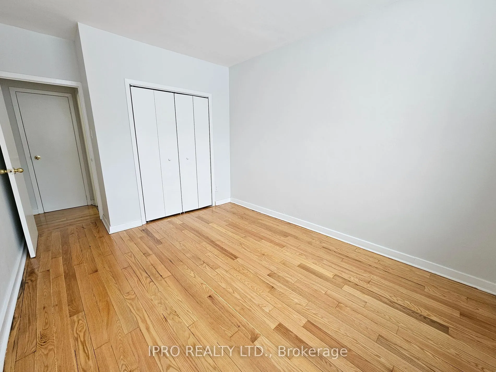 20 Cosburn Ave, #102