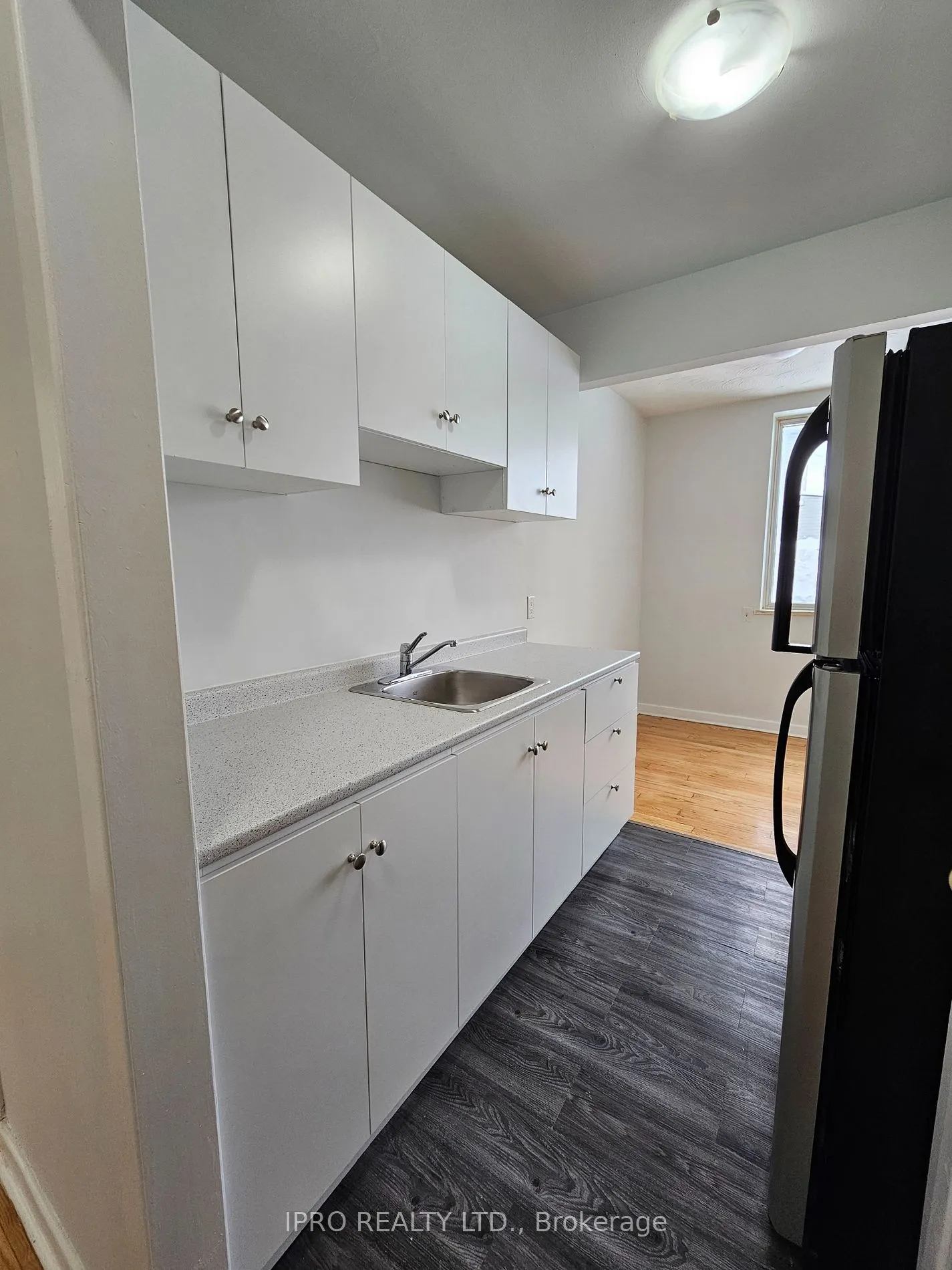 20 Cosburn Ave, #102