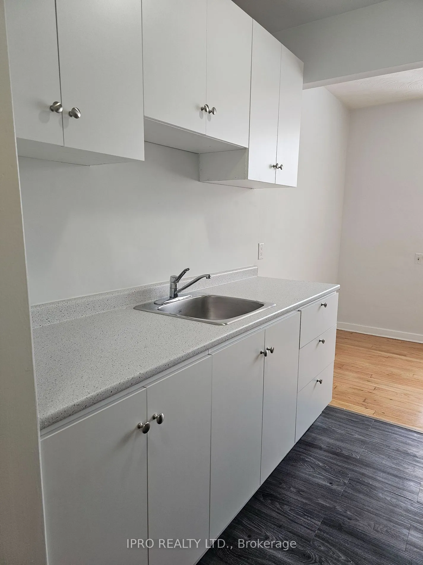 20 Cosburn Ave, #102