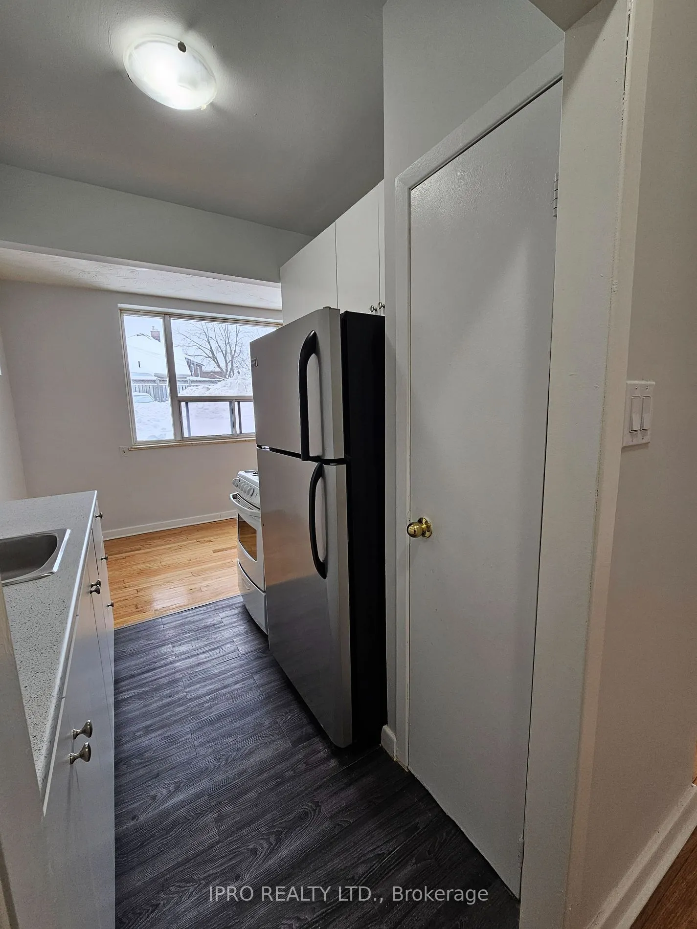 20 Cosburn Ave, #102