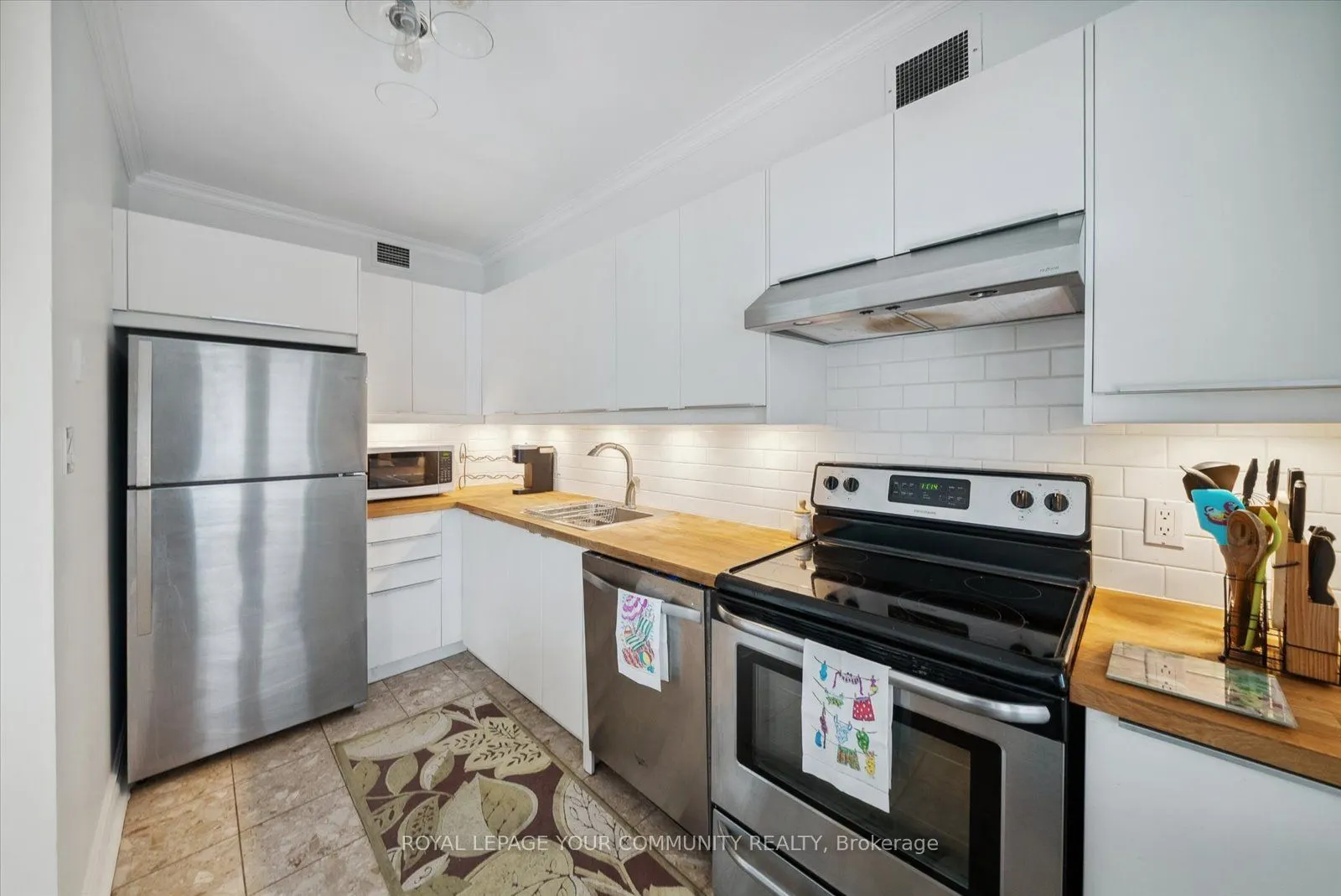 60 Kippendavie Ave, #201