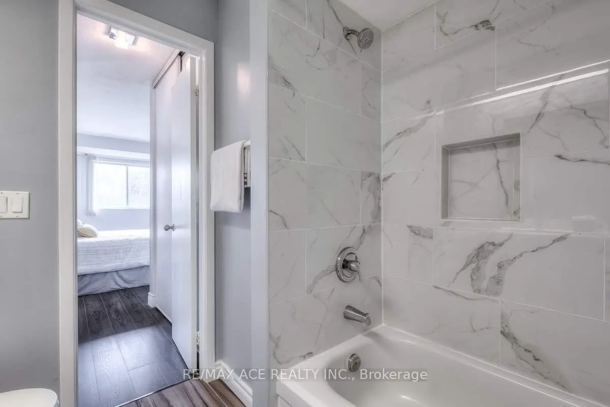 2472 Eglinton Avenue E, #TH10