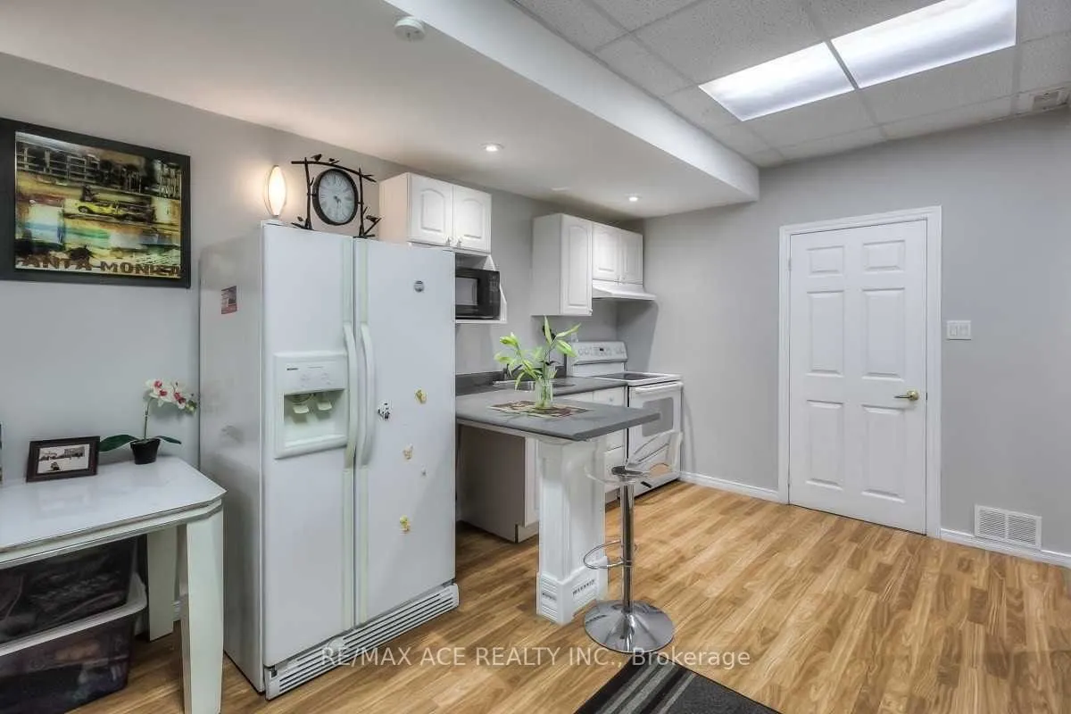 2472 Eglinton Avenue E, #TH10