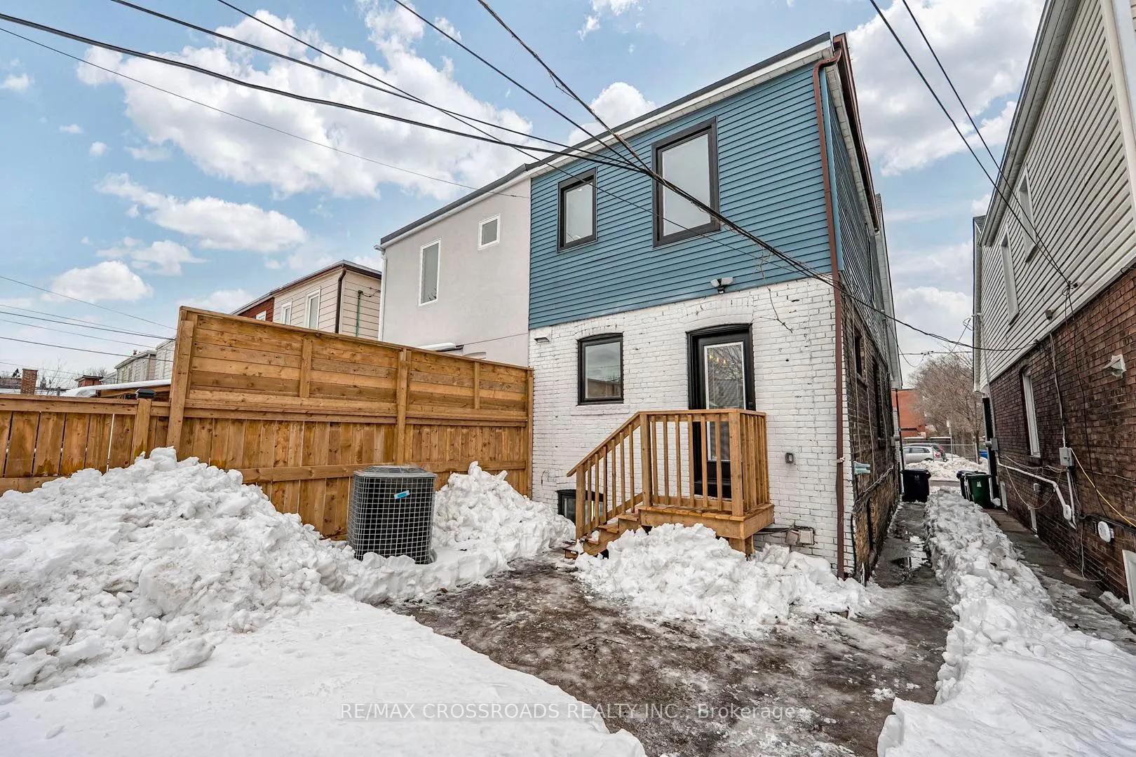 548 Glebeholme Blvd