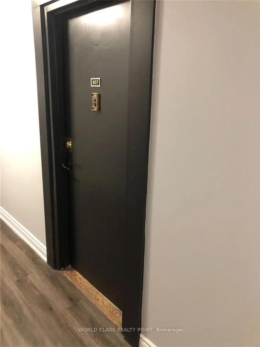 3420 Eglinton Avenue E, #807