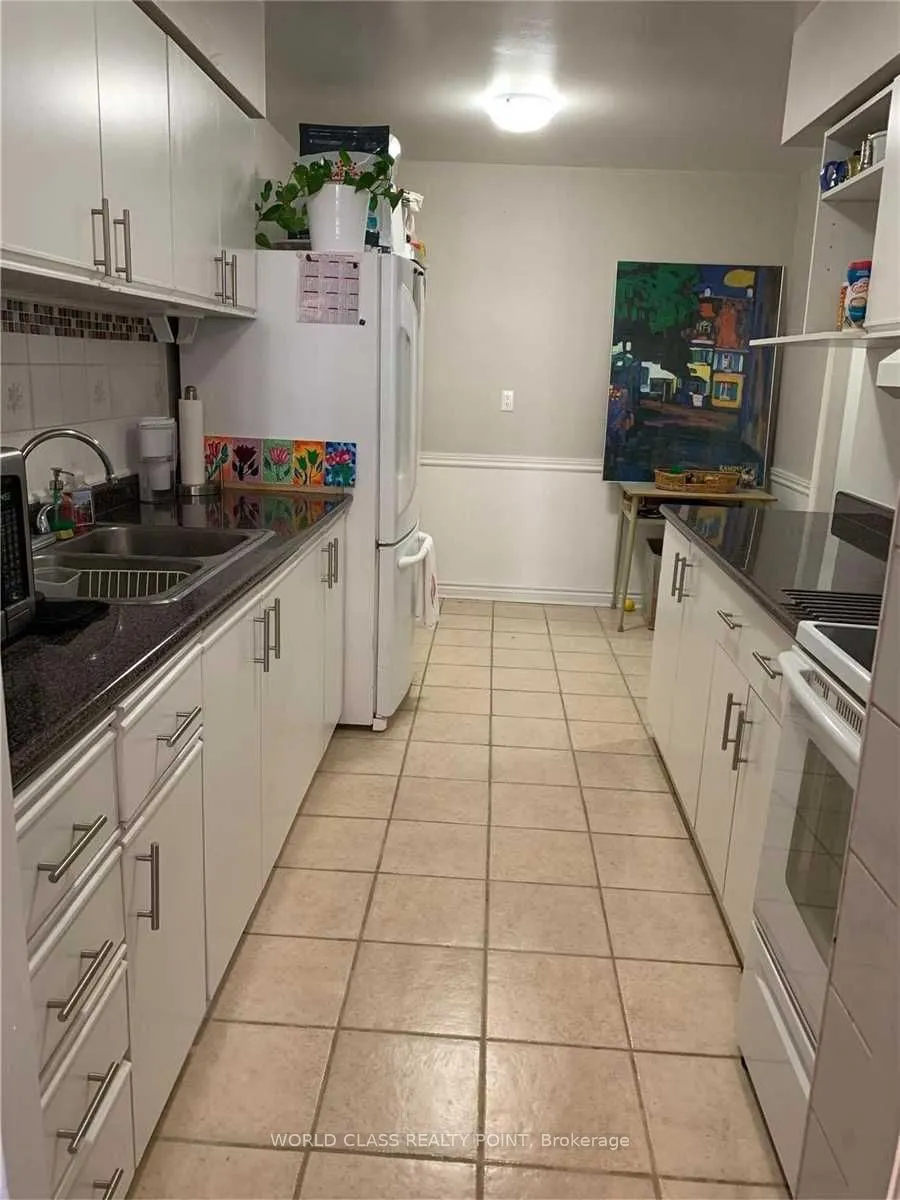 3420 Eglinton Avenue E, #807