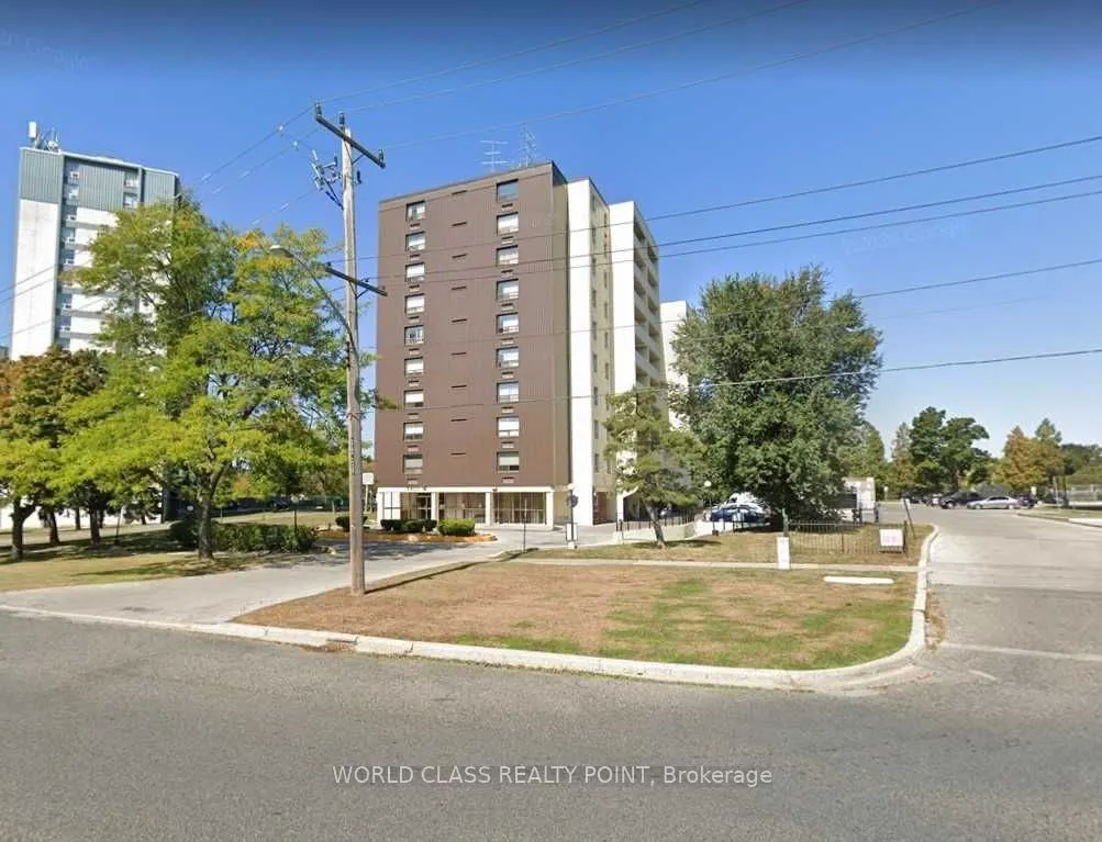 3420 Eglinton Avenue E, #807