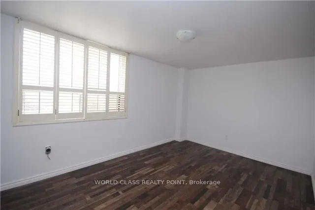 3420 Eglinton Avenue E, #807