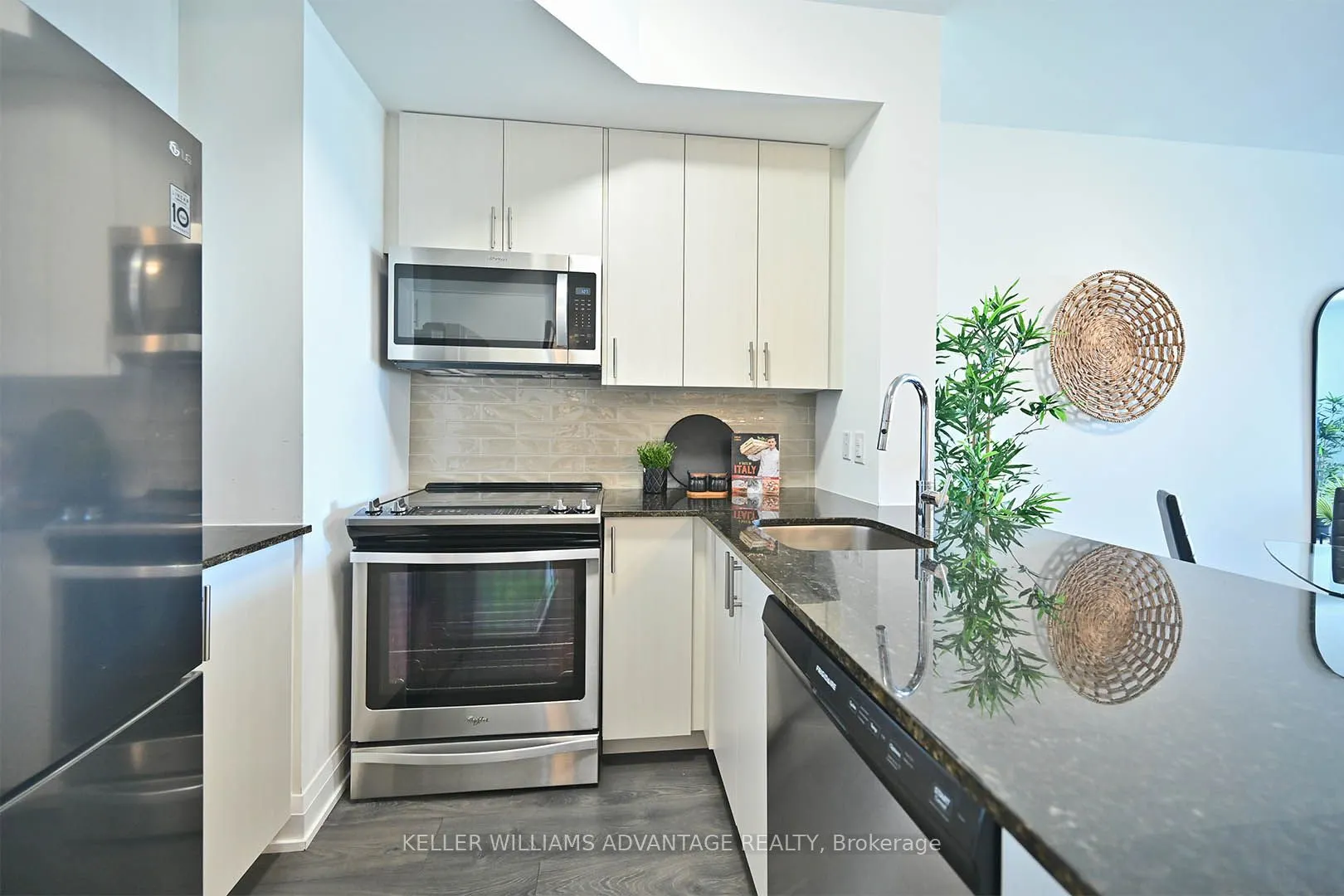 3655 Kingston Road, #816