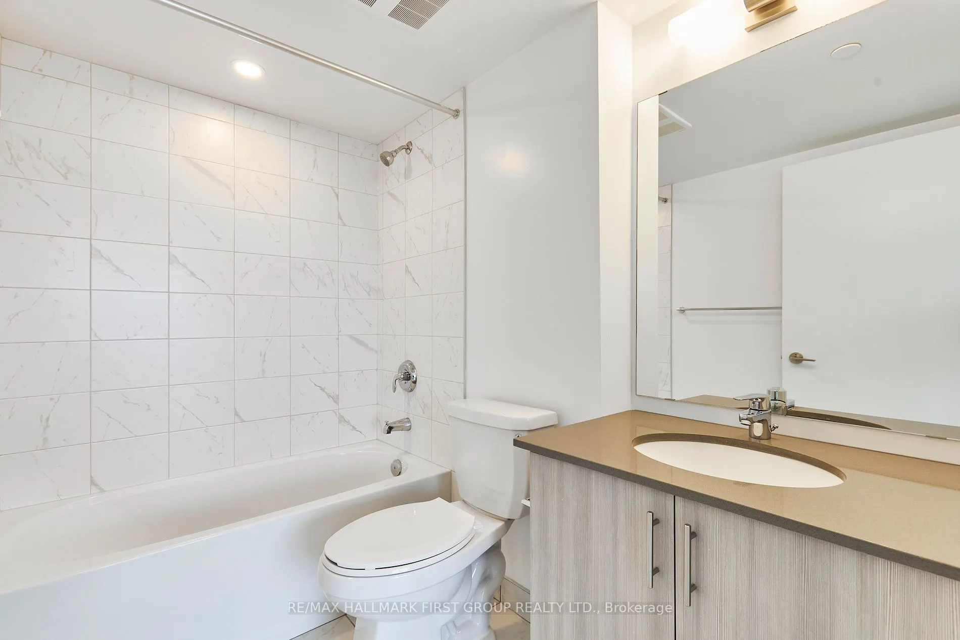 1435 Celebration Drive, #517