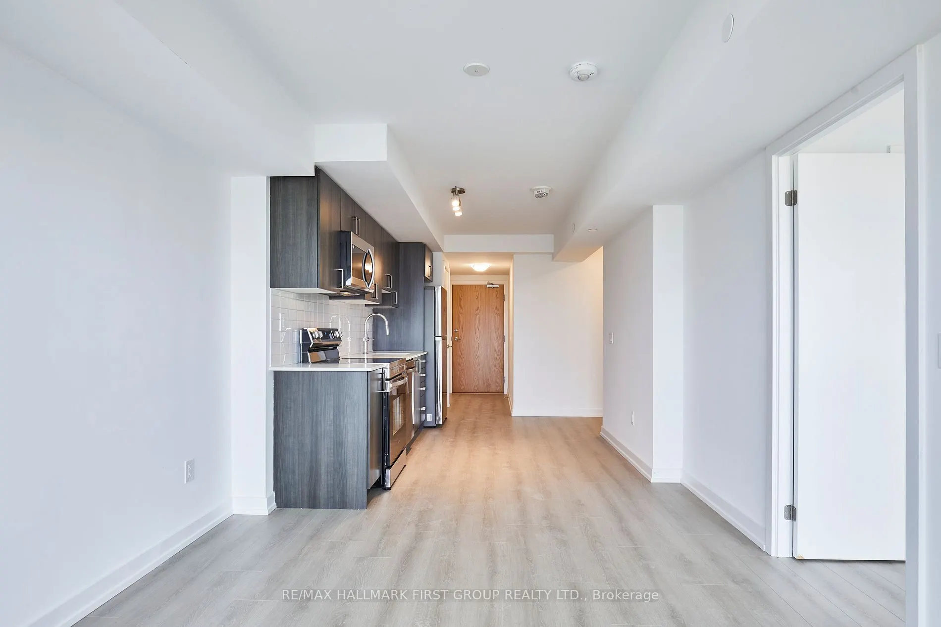 1435 Celebration Drive, #517
