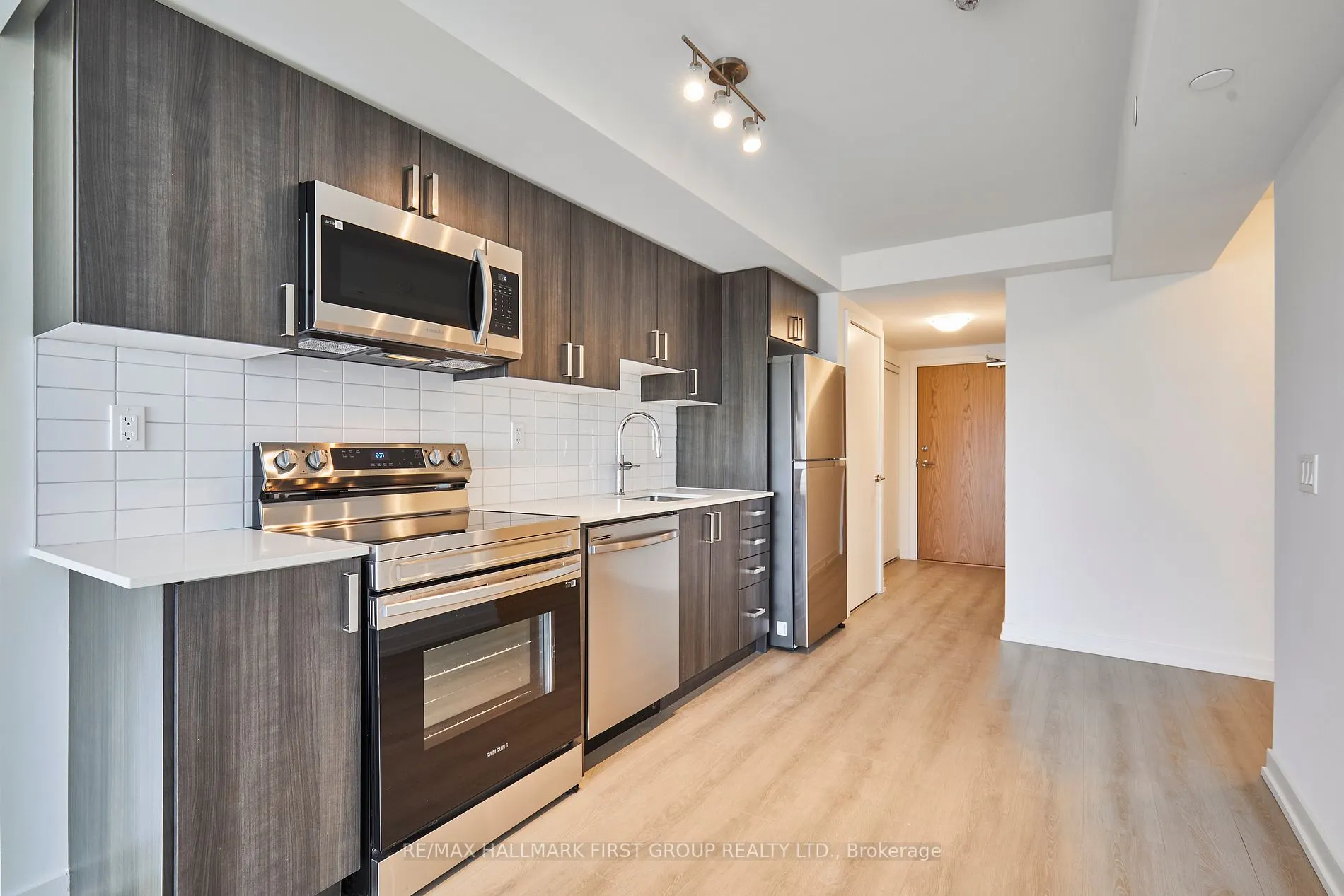 1435 Celebration Drive, #517