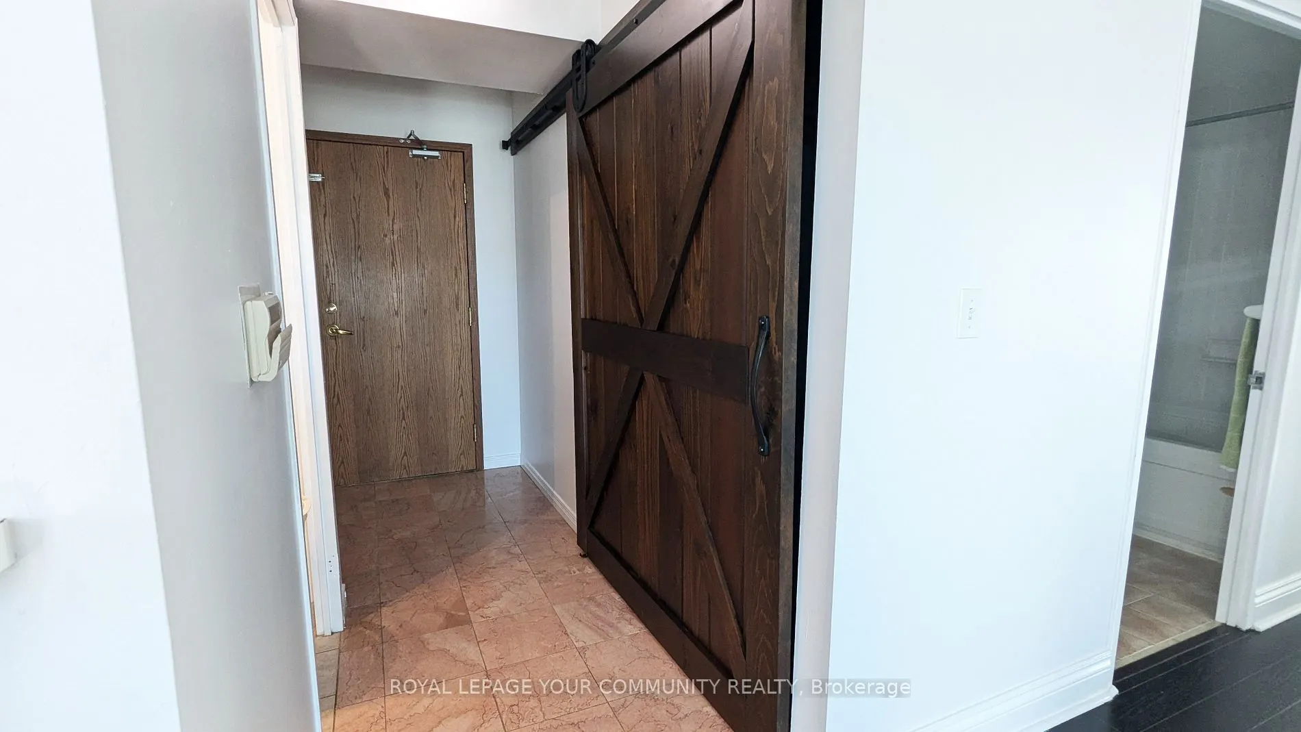 1 Lee Centre Drive, #PH108