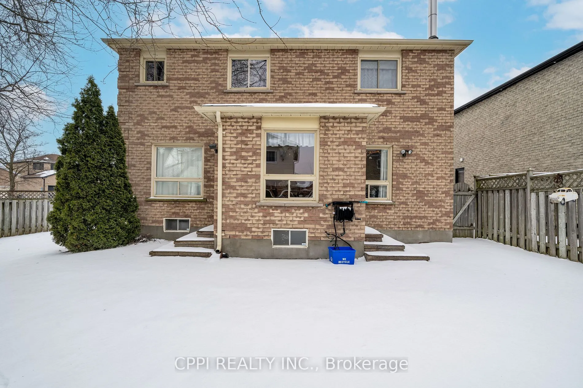 1566 Somergrove Crescent