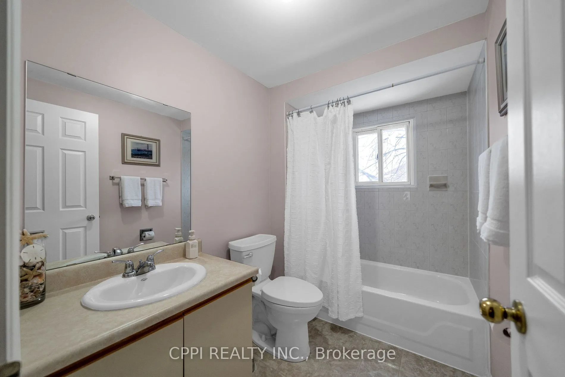 1566 Somergrove Crescent