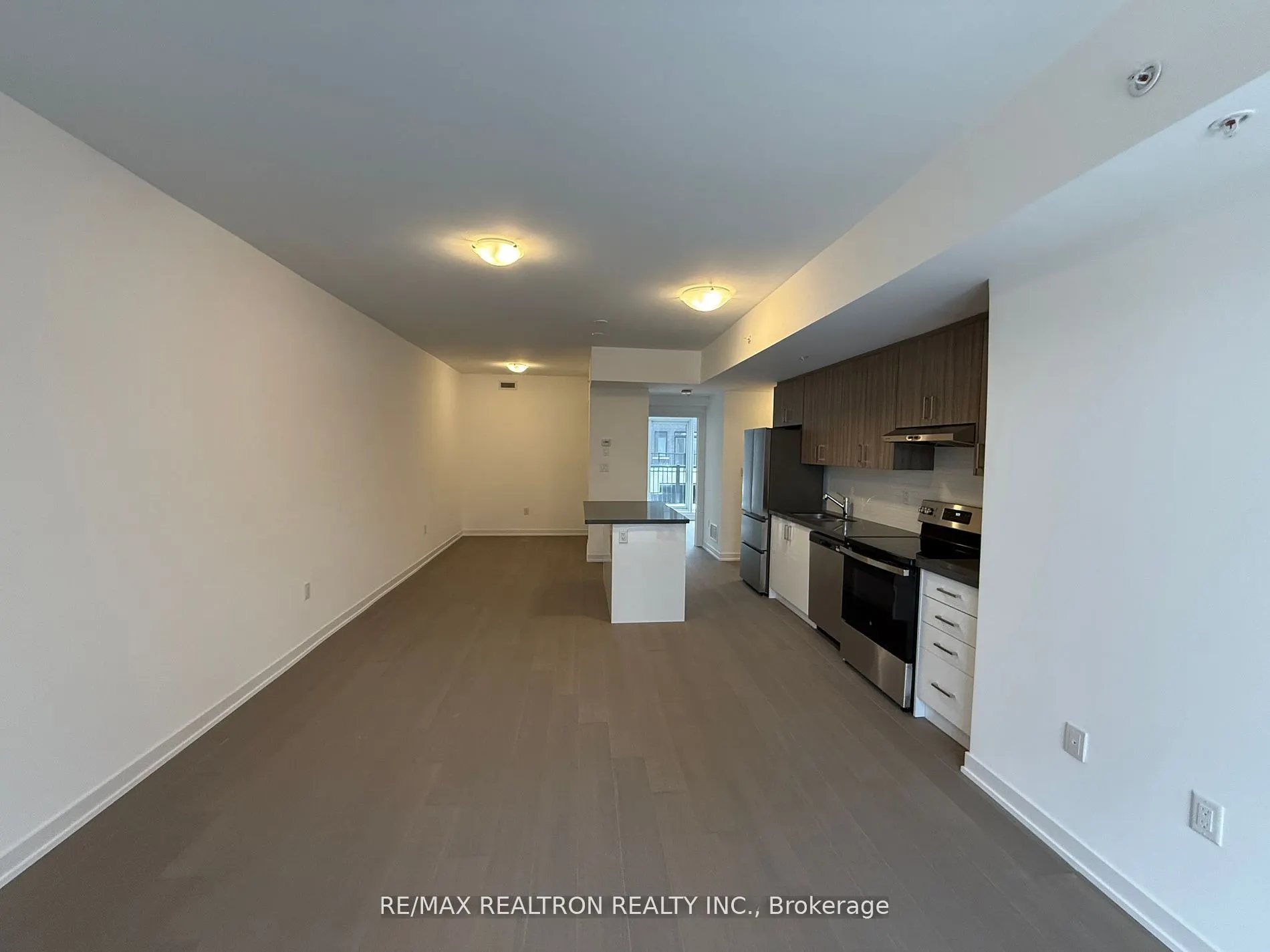 184 Angus Drive N, #5