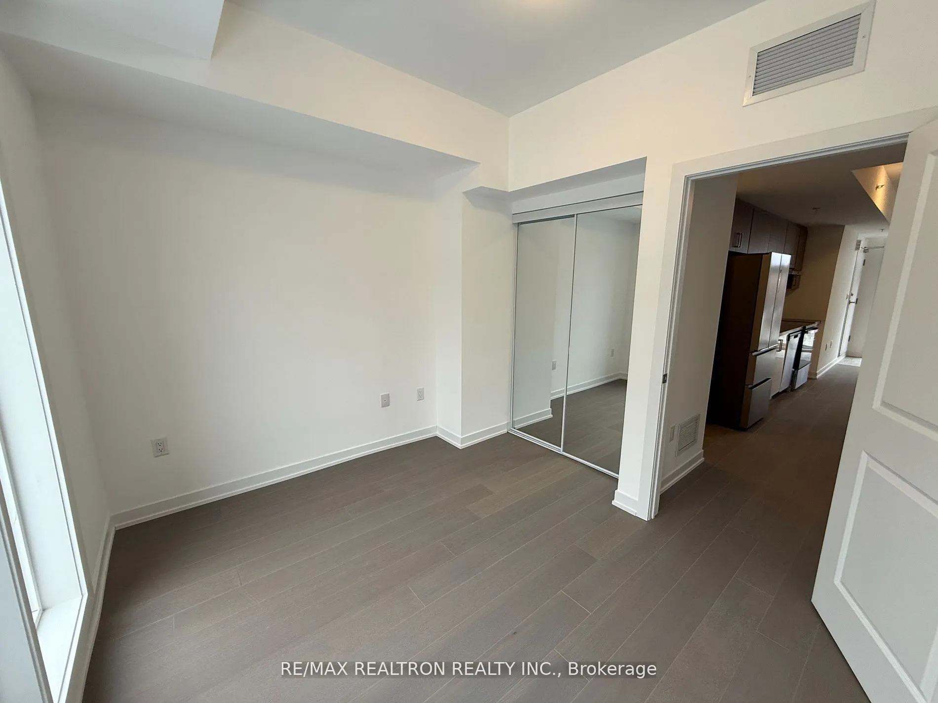 184 Angus Drive N, #5