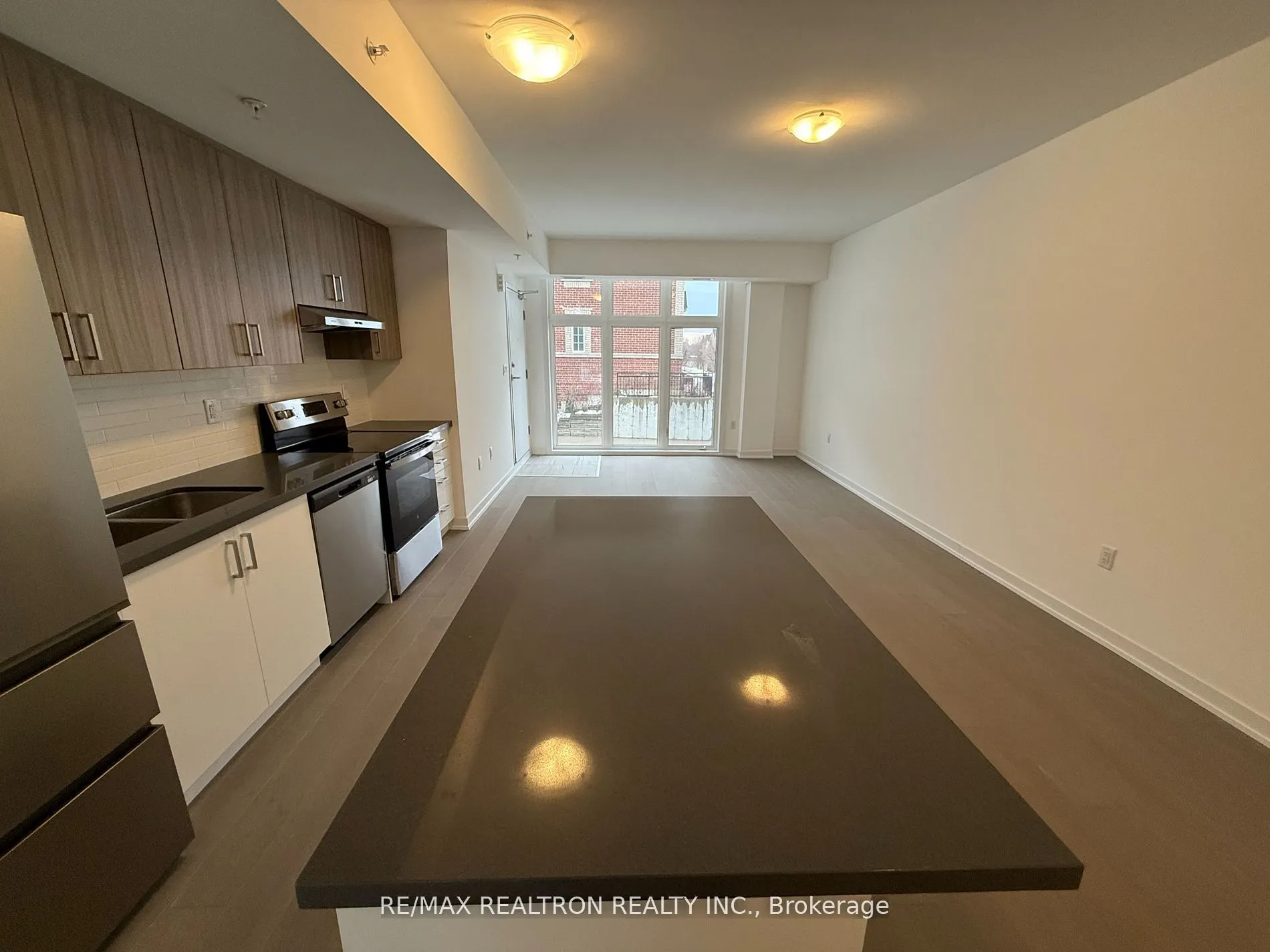 184 Angus Drive N, #5