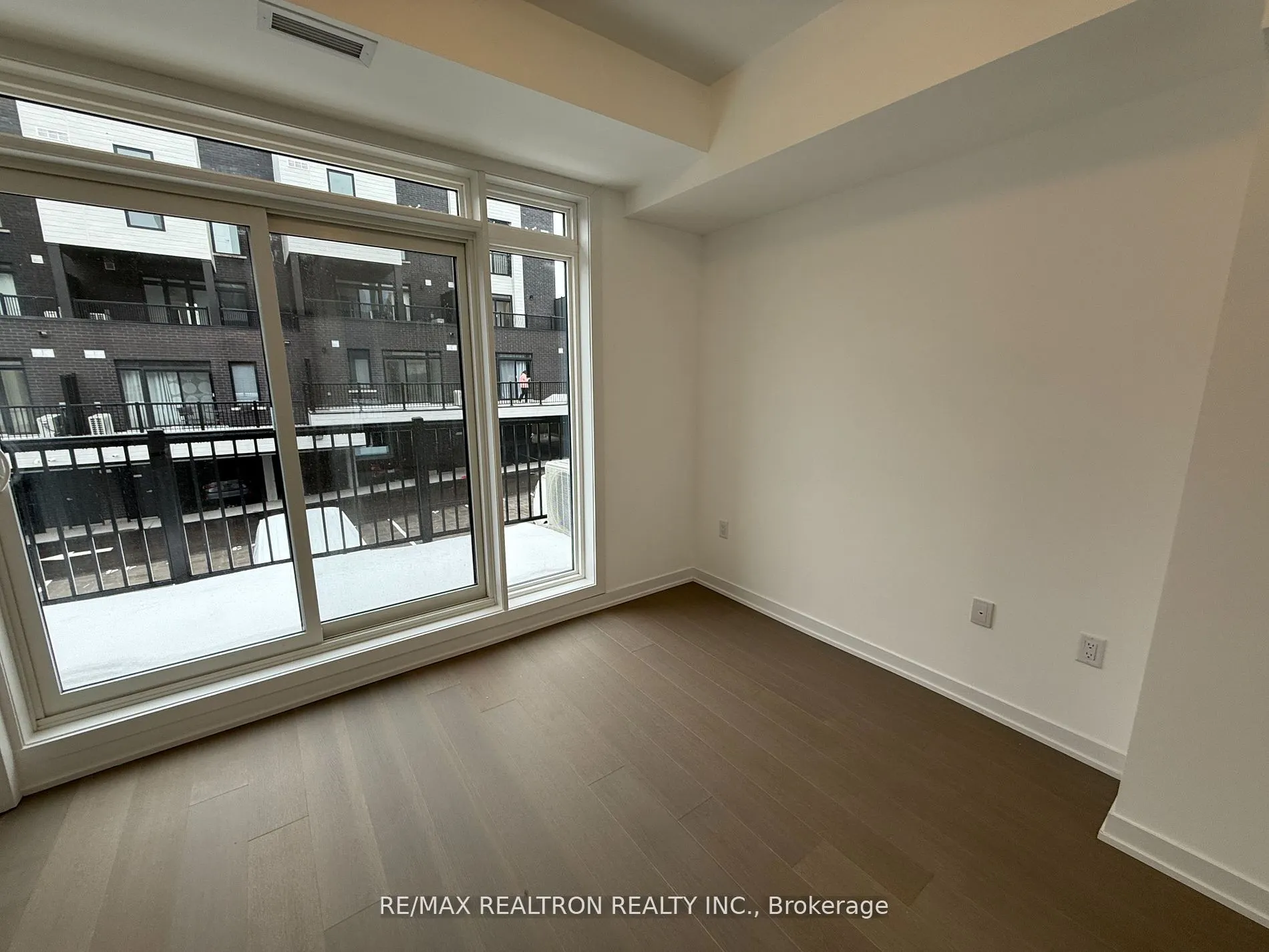 184 Angus Drive N, #5
