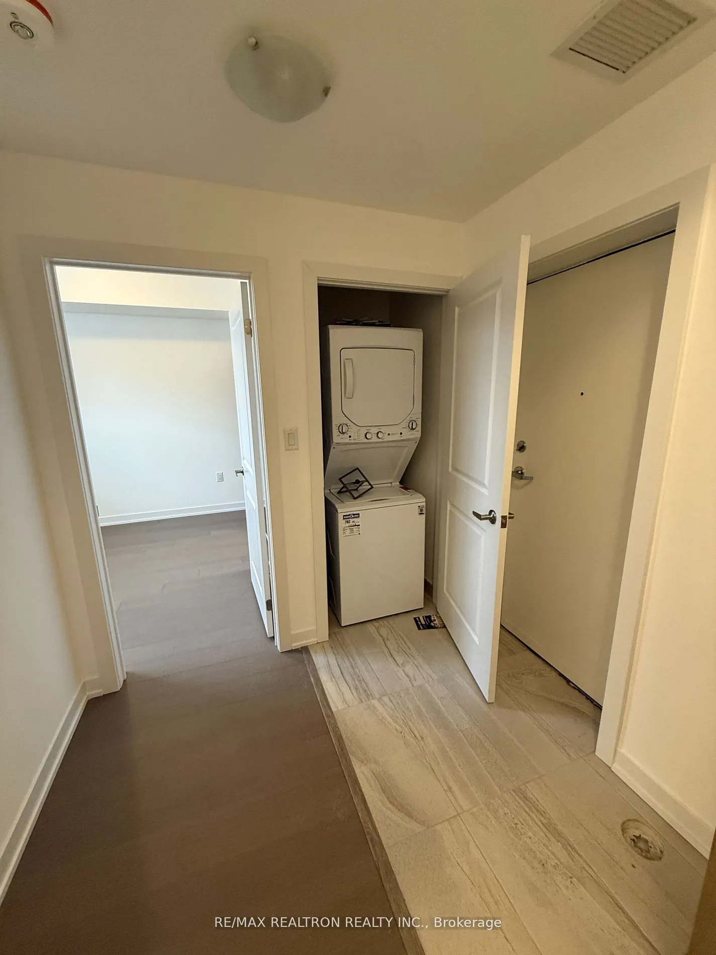 184 Angus Drive N, #5