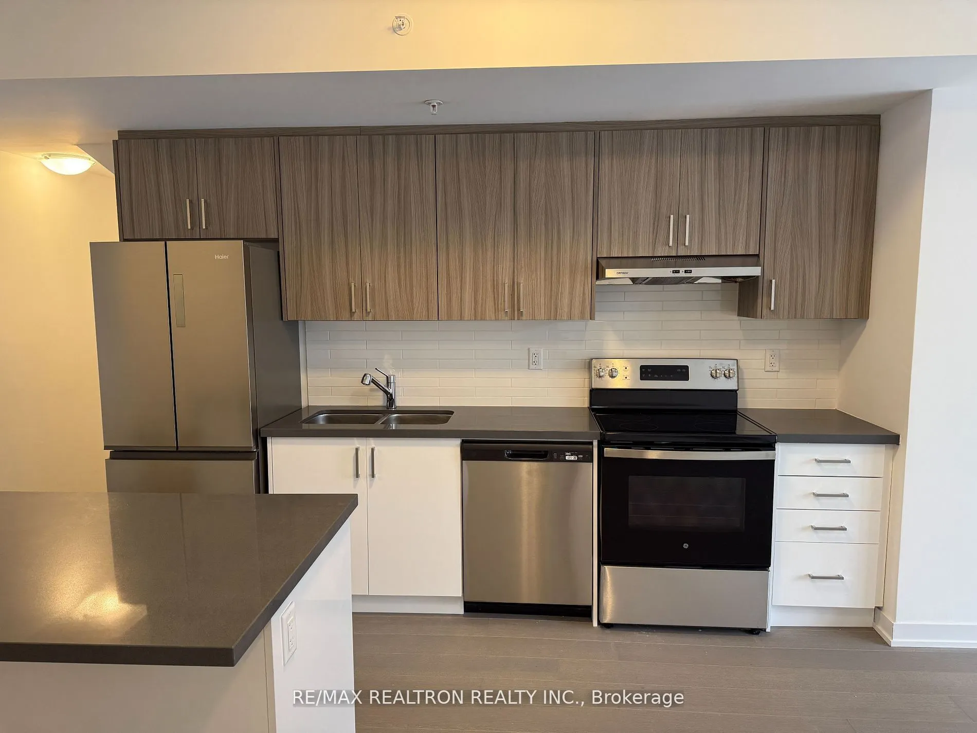 184 Angus Drive N, #5