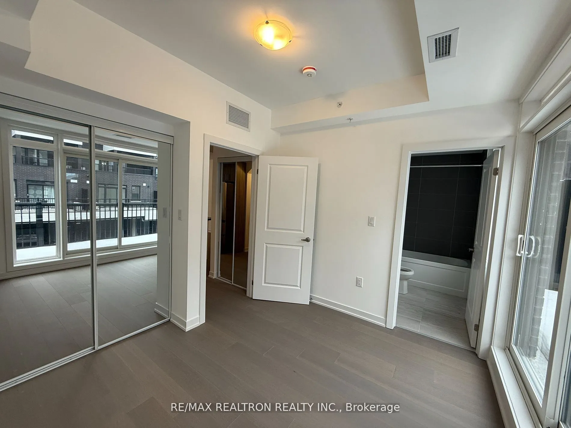 184 Angus Drive N, #5